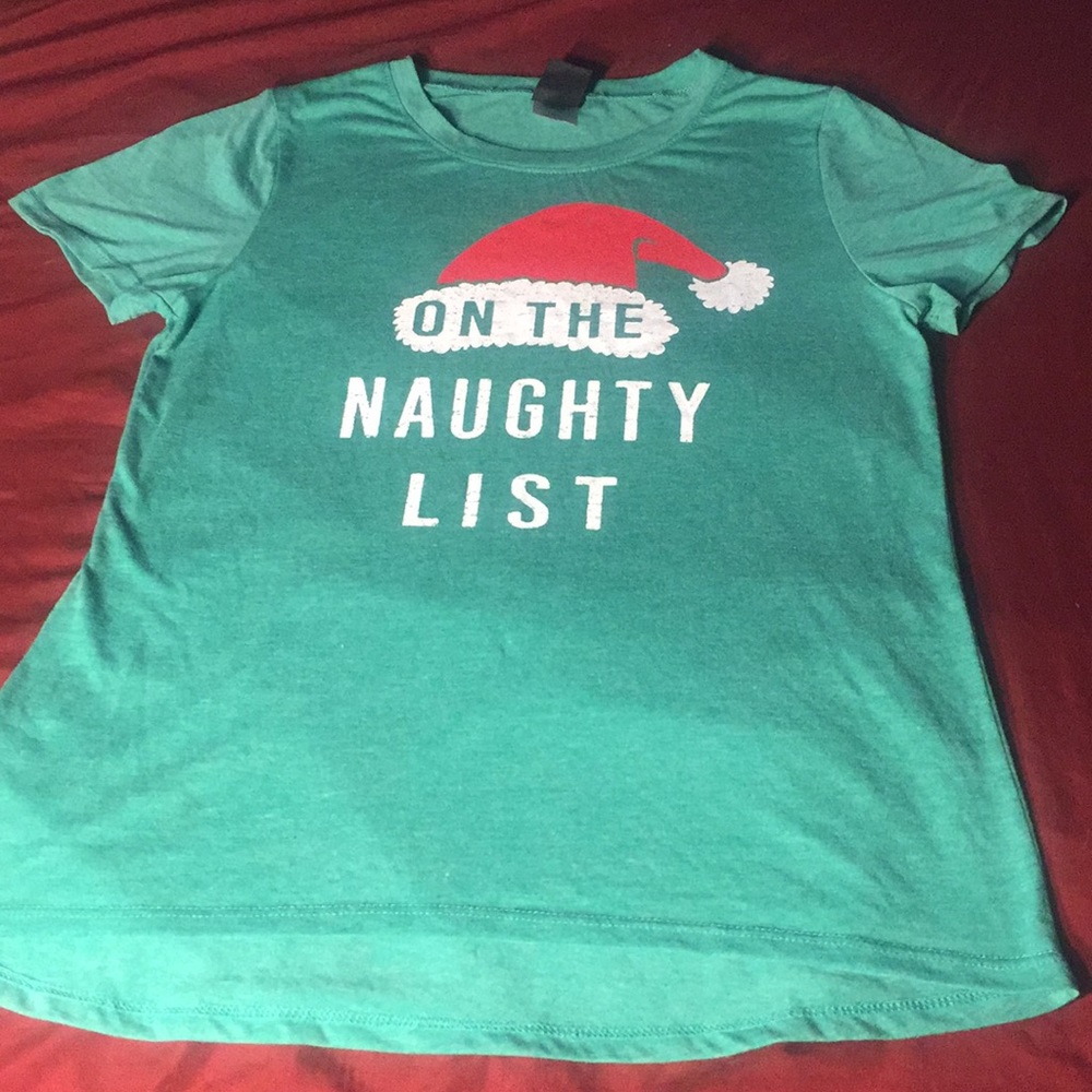 Green tee shirt 🎄